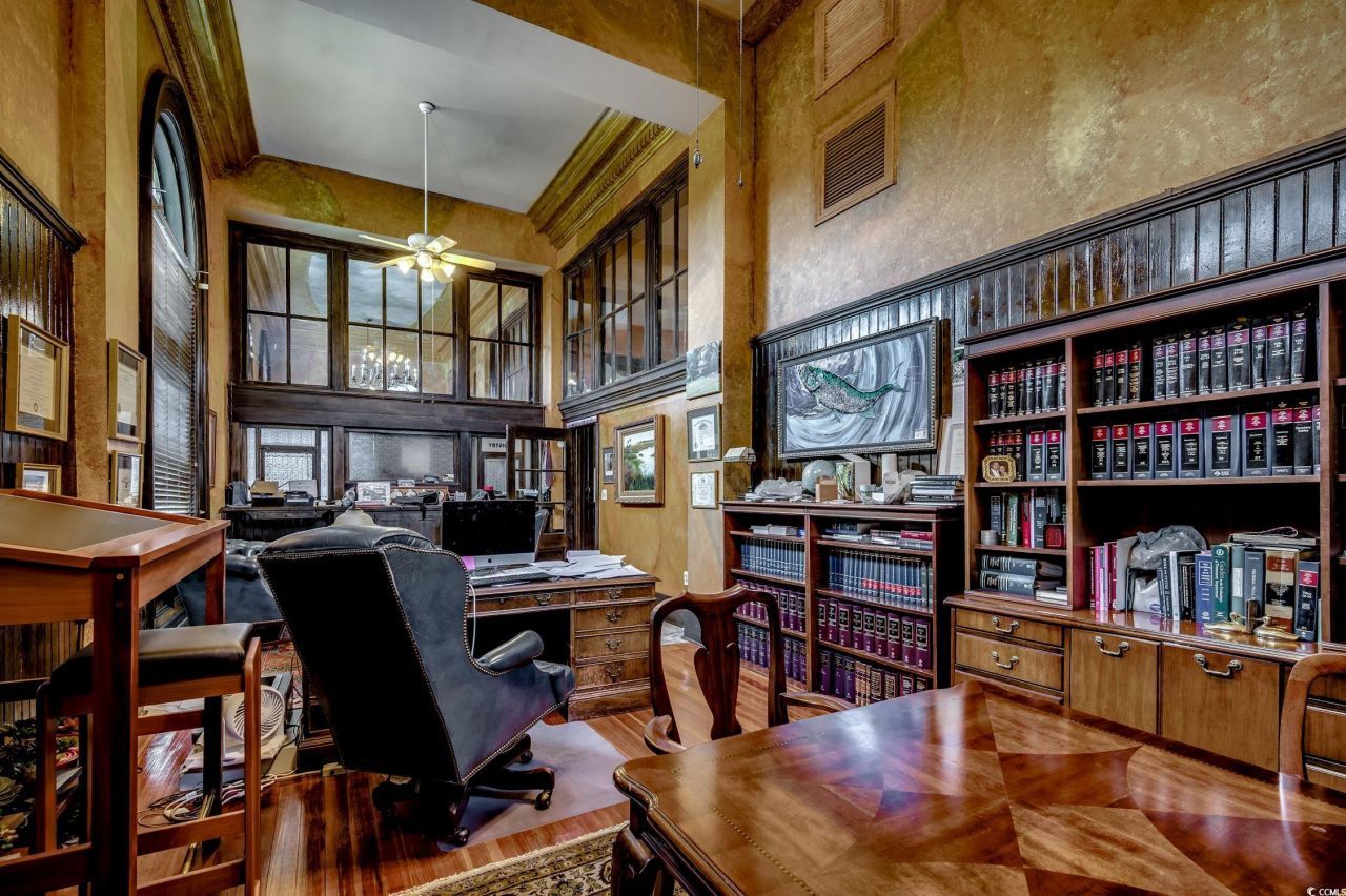 1001 Front St. Photo 13