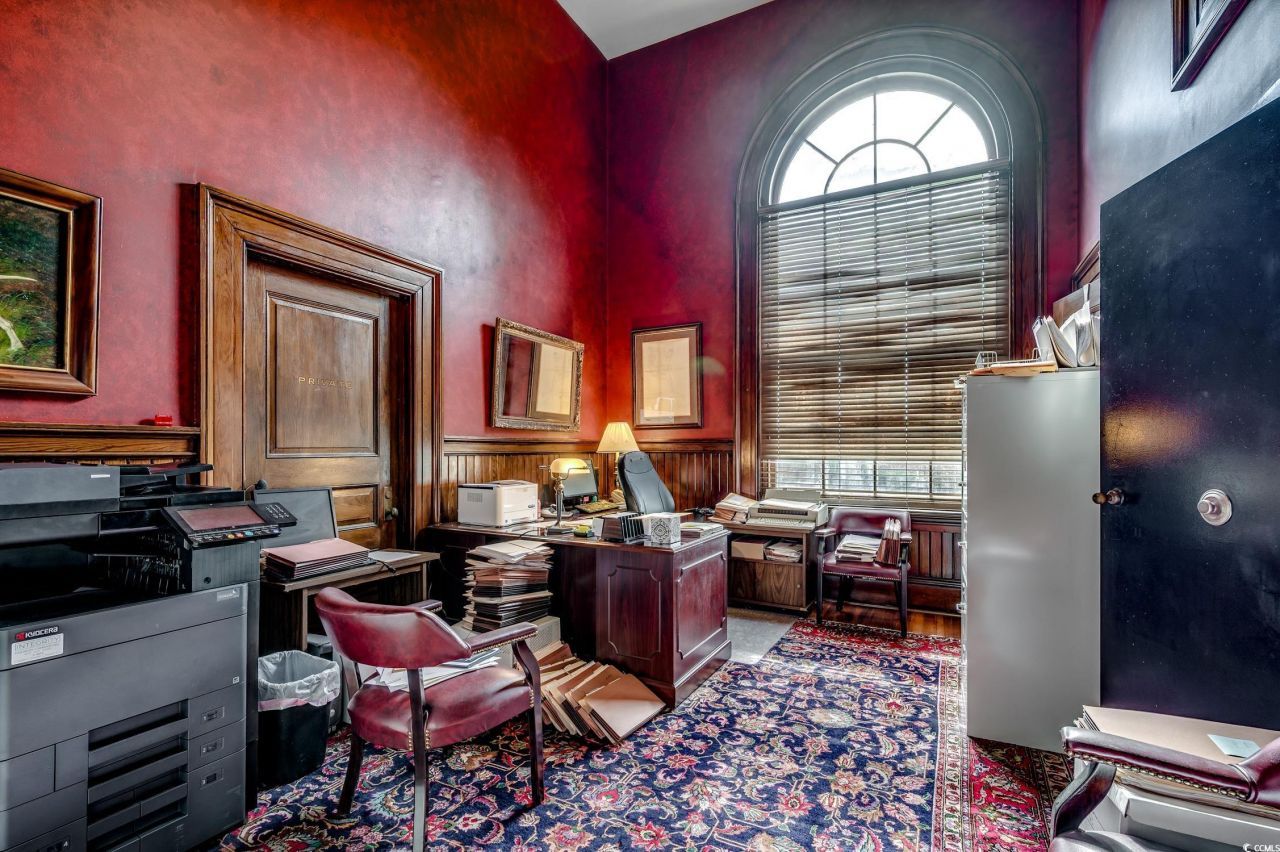 1001 Front St. Photo 16