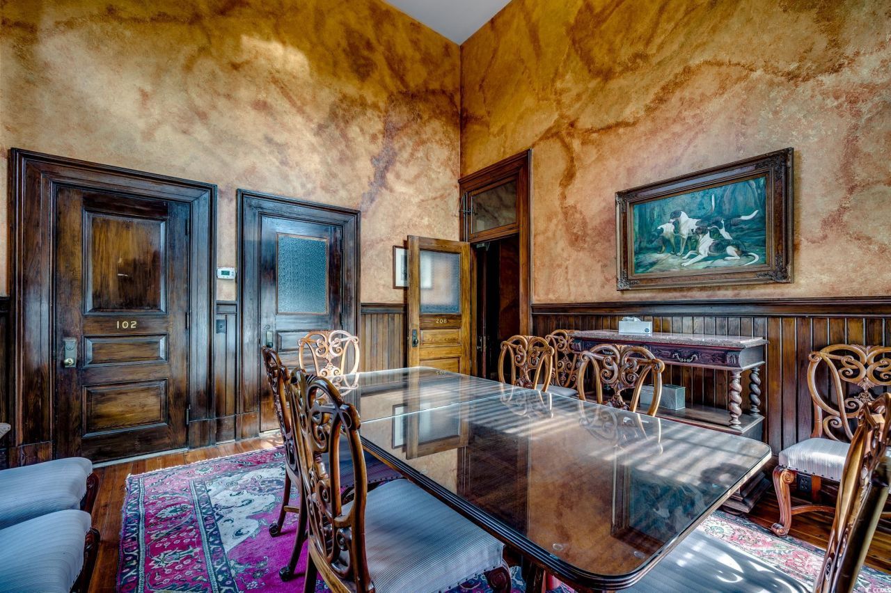 1001 Front St. Photo 18