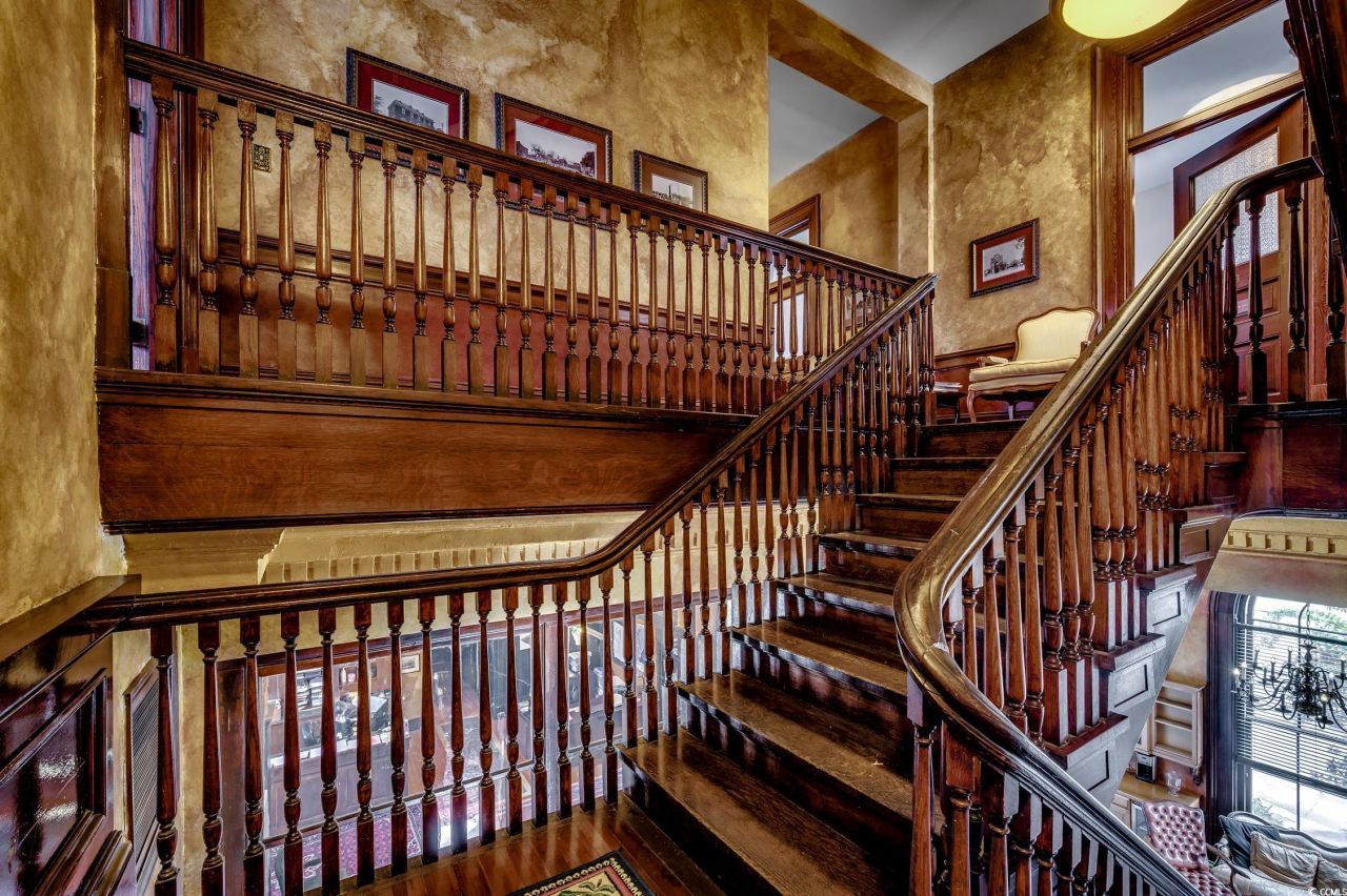 1001 Front St. Photo 19