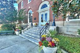 1001 Front St. photo 4