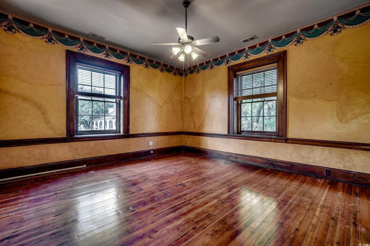 1001 Front St. Photo 23