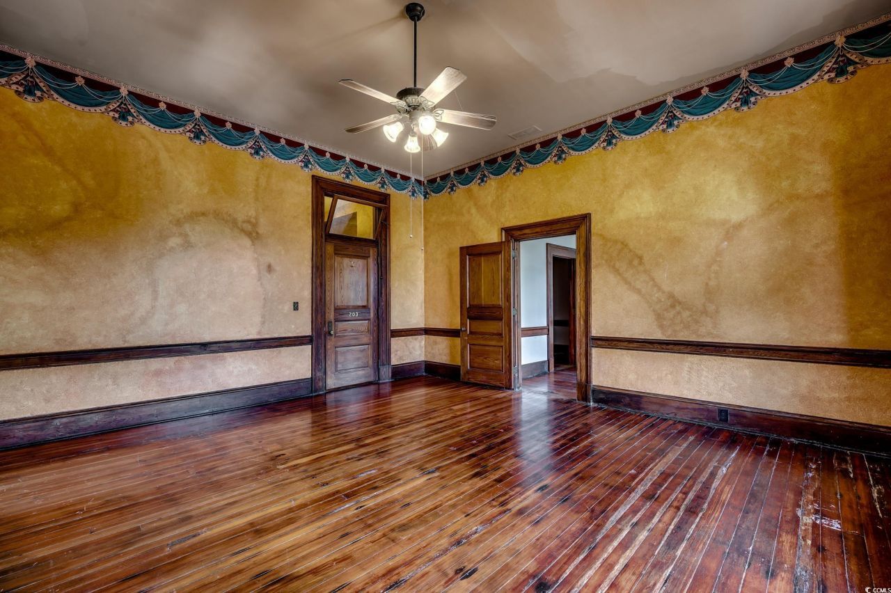 1001 Front St. Photo 24