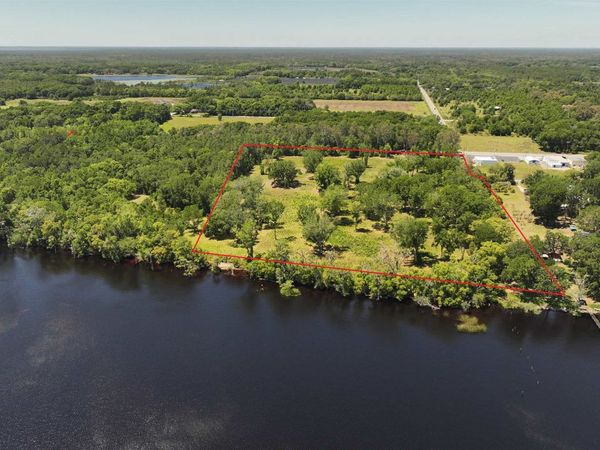 2570 S Hwy 17, Crescent City, FL 32112