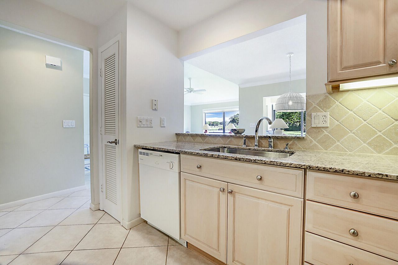 5611 SE Foxcross Place, Unit 5611, Stuart, FL 34997 Photo