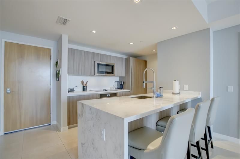 401 N Birch Road, Unit 705, Fort Lauderdale, FL 33304 Photo