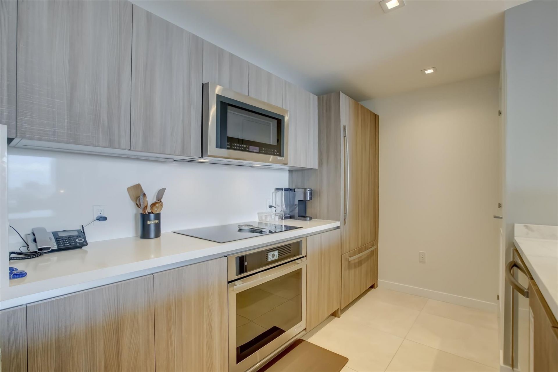 401 N Birch Road, Unit 705, Fort Lauderdale, FL 33304 Photo