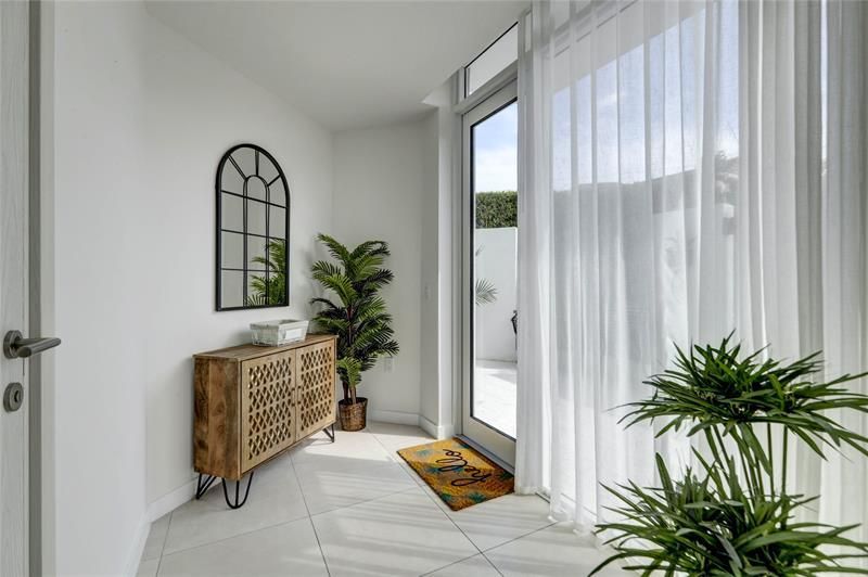 401 N Birch Road, Unit TH3, Fort Lauderdale, FL 33304 Photo