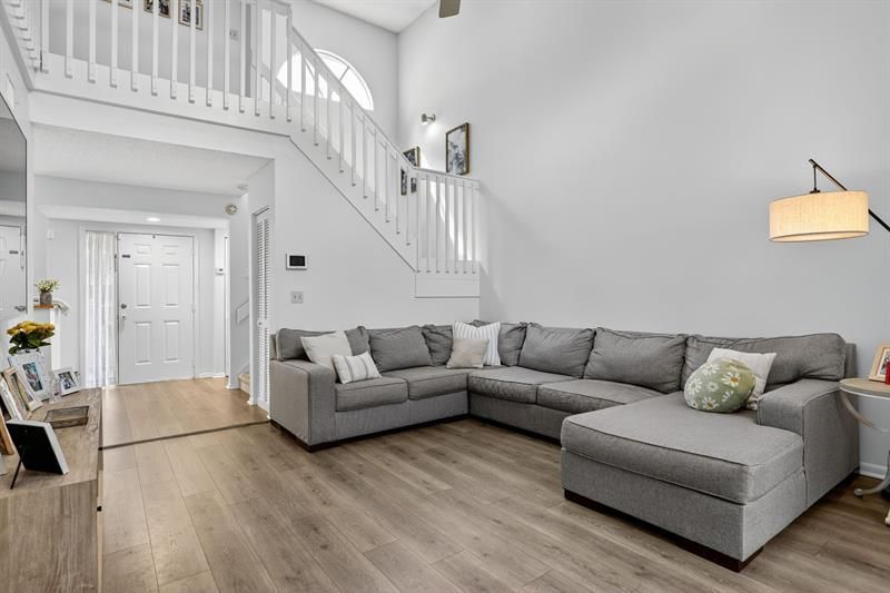 11461 Lakeview Drive, Unit 8, Coral Springs, FL 33071 Photo