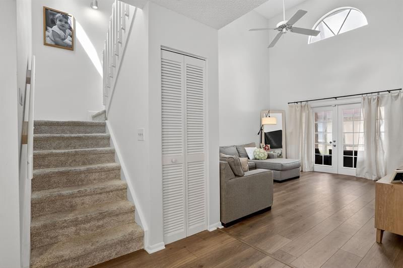 11461 Lakeview Drive, Unit 8, Coral Springs, FL 33071 Photo