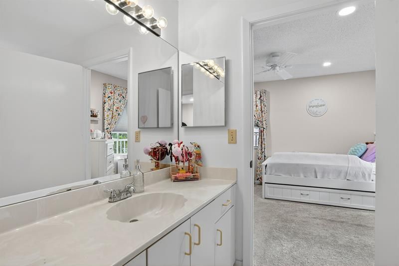 11461 Lakeview Drive, Unit 8, Coral Springs, FL 33071 Photo