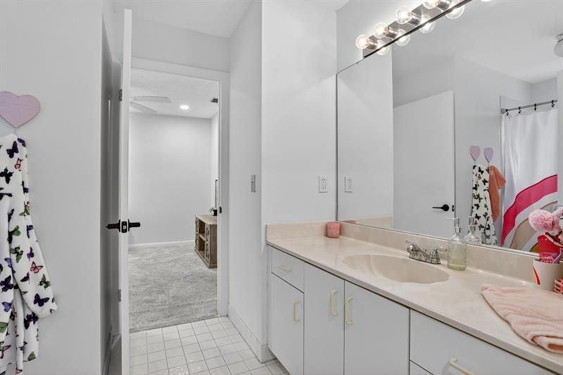 11461 Lakeview Drive, Unit 8, Coral Springs, FL 33071 Photo