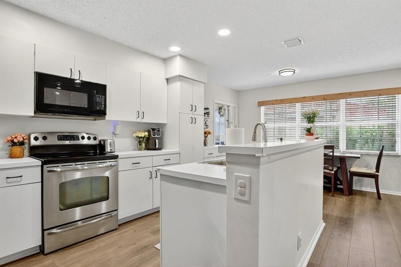 11461 Lakeview Drive, Unit 8, Coral Springs, FL 33071 Photo