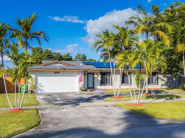8111 SW 205th St, Cutler Bay, FL 33189