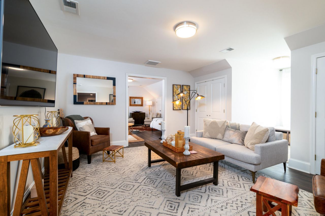 751 Deerhaven Court Photo 32