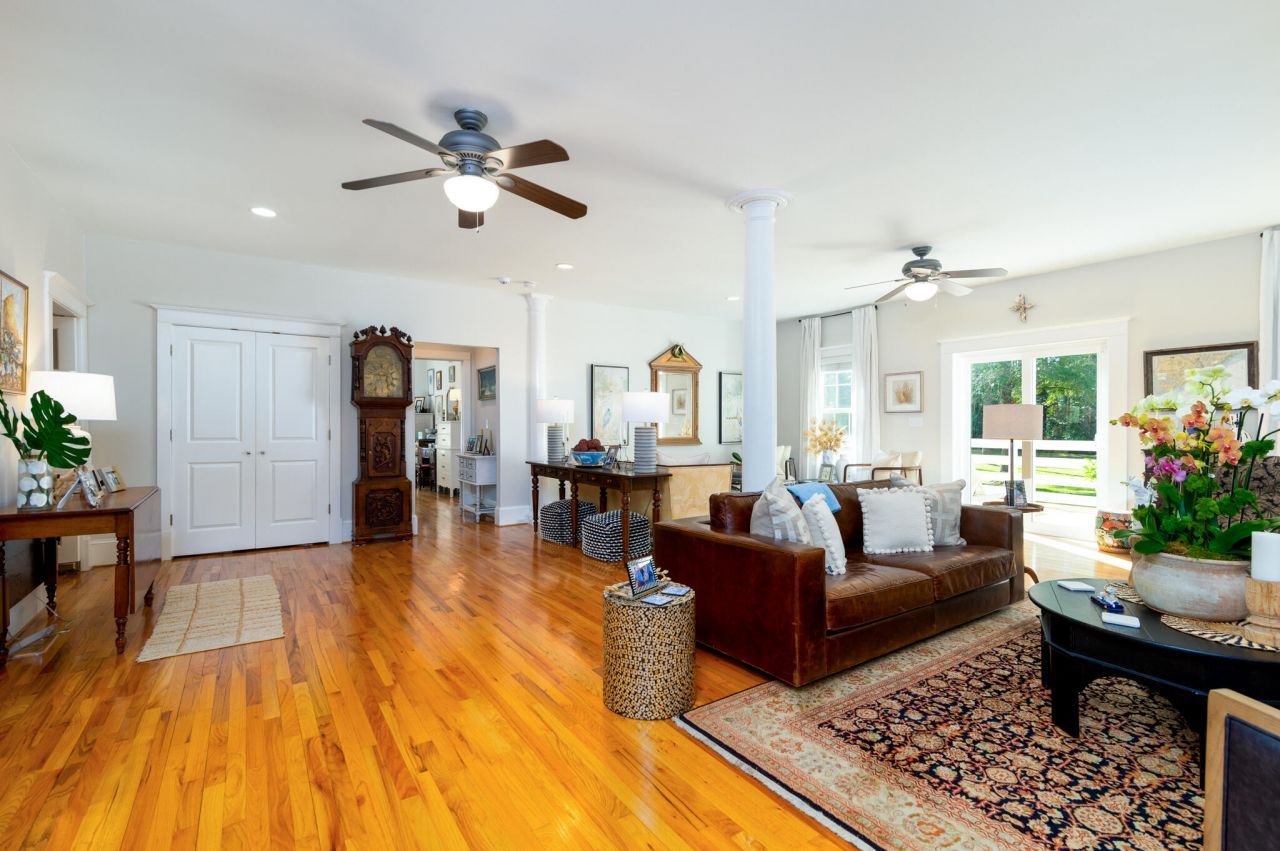 751 Deerhaven Court Photo 7