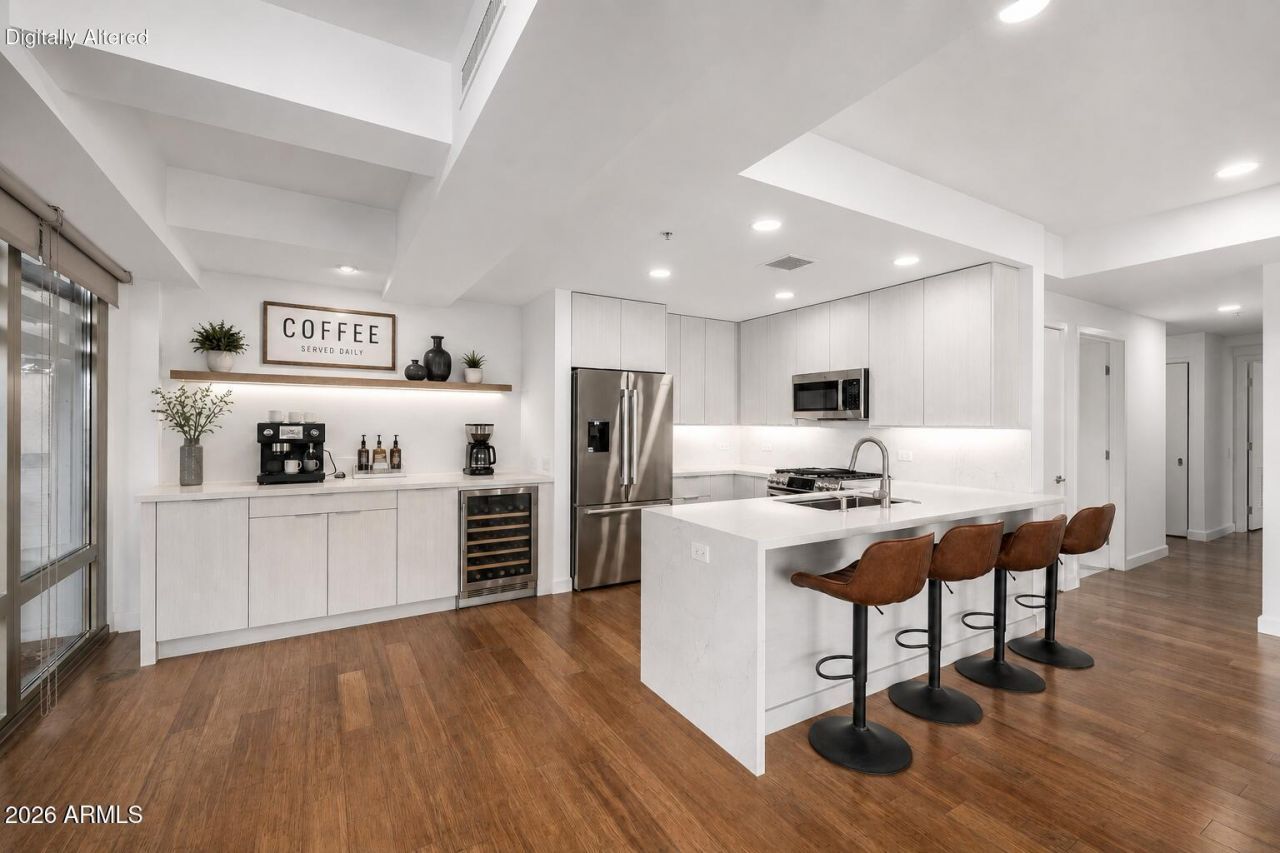 7161 E RANCHO VISTA Drive, Scottsdale, AZ 85251