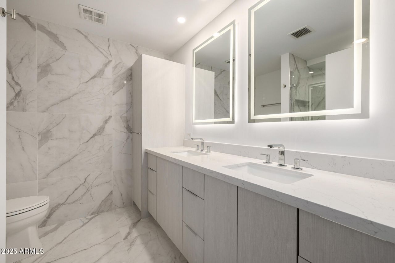 7161 E RANCHO VISTA Drive Scottsdale, AZ 85251