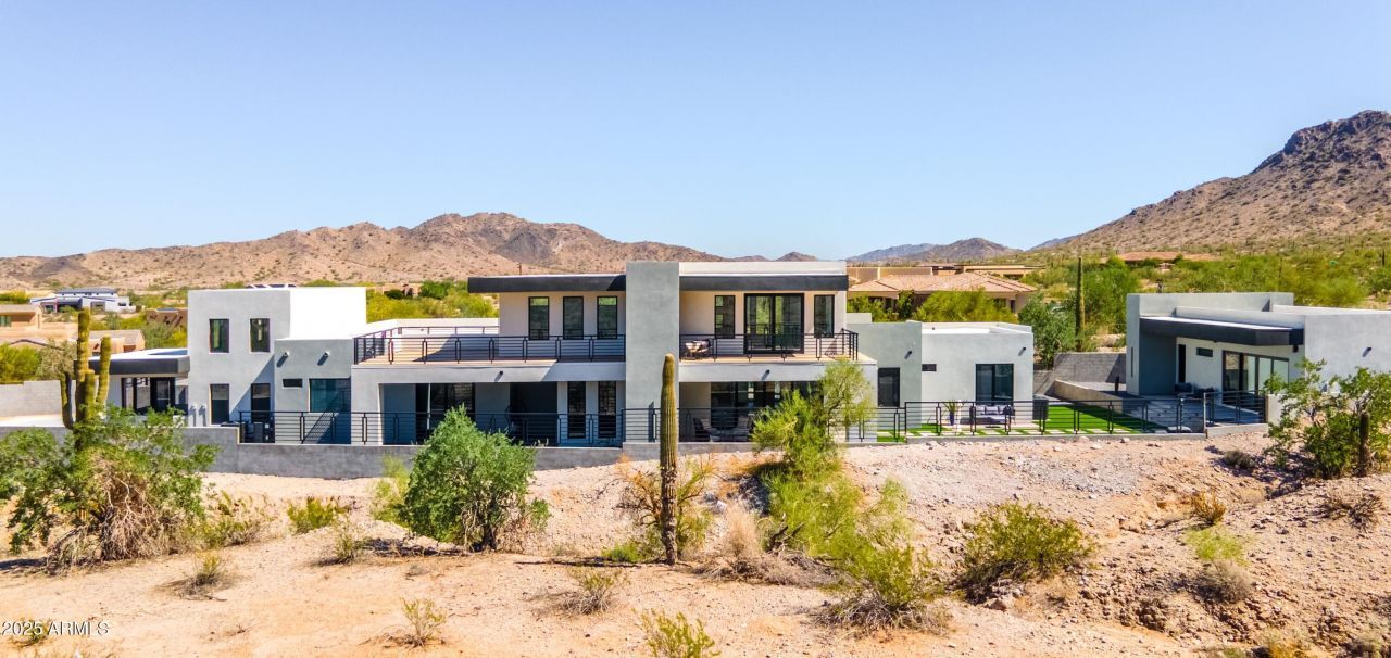 9520 S Krista Drive W, Goodyear, AZ 85338 Main Photo