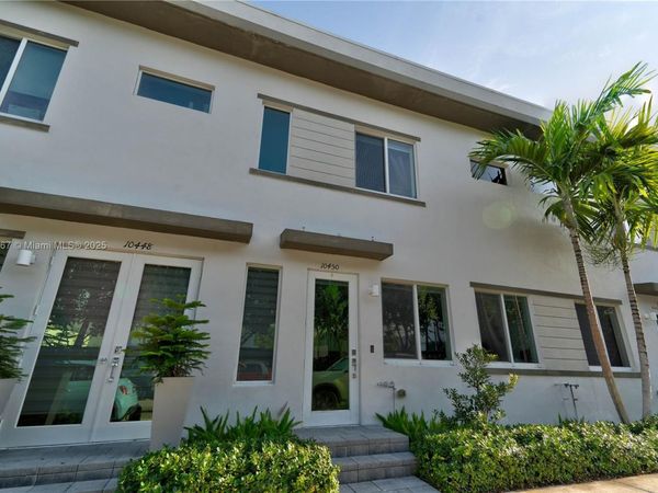 10450 NW 67th St, Doral, FL 33178