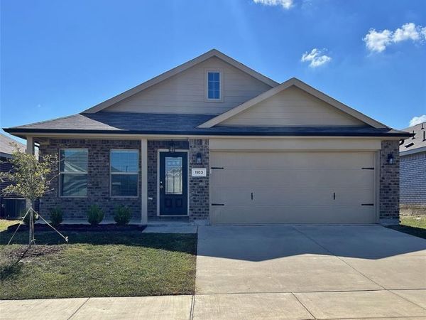 1103 Wildflower Street, Ennis, TX 75119