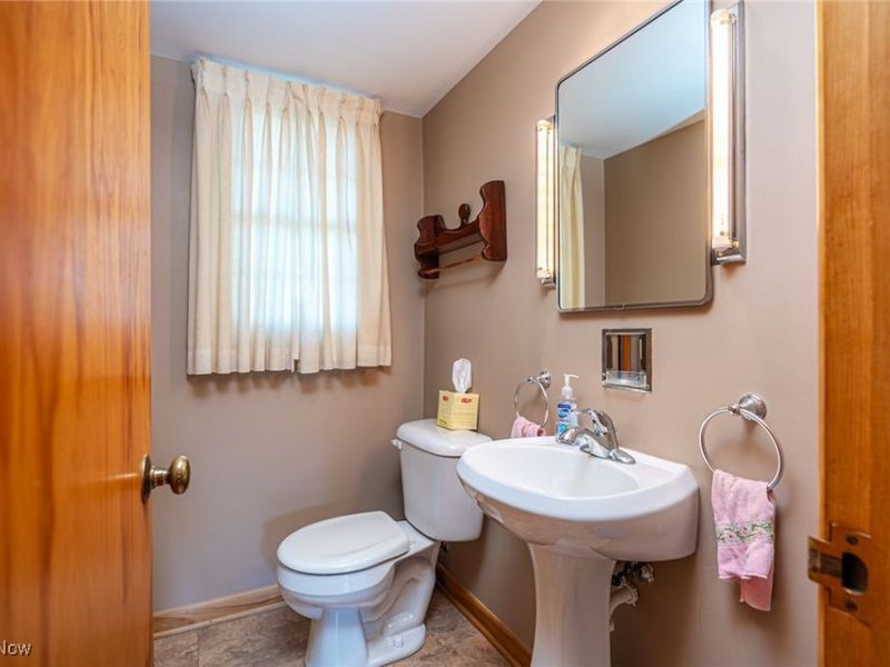 1681 Knob Hill Drive, Coshocton, OH 43812 Photo 14