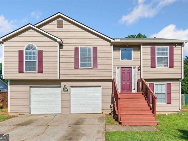 7106 Oakwood Circle, Rex, GA 30273
