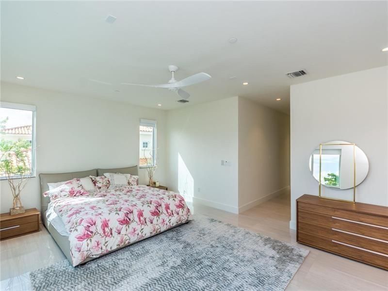 240 Shore Court, Lauderdale by the Sea, FL 33308 Photo