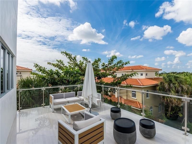 240 Shore Court, Lauderdale by the Sea, FL 33308 Photo