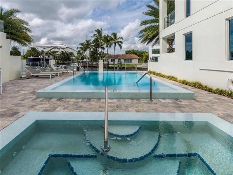 240 Shore Court, Lauderdale by the Sea, FL 33308 Photo