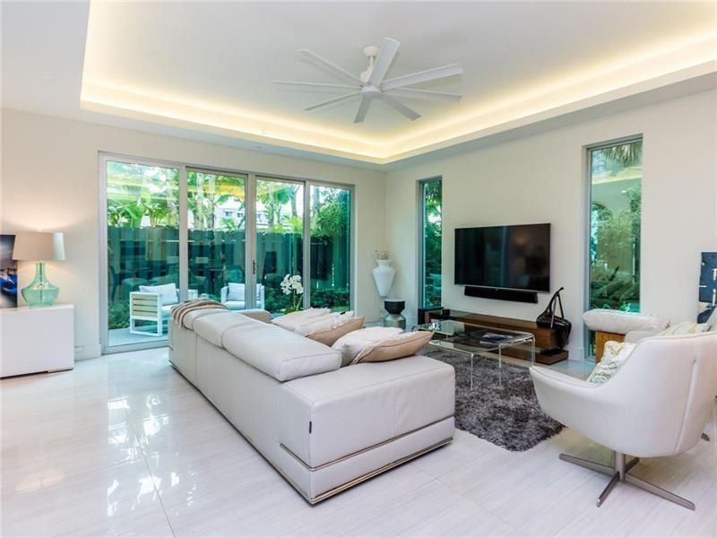 240 Shore Court, Lauderdale by the Sea, FL 33308 Photo