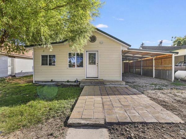 230 2nd Street, Hazelton, ID 83335