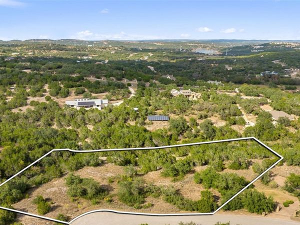 19718 Fig Bluff LN, Spicewood, TX 78669