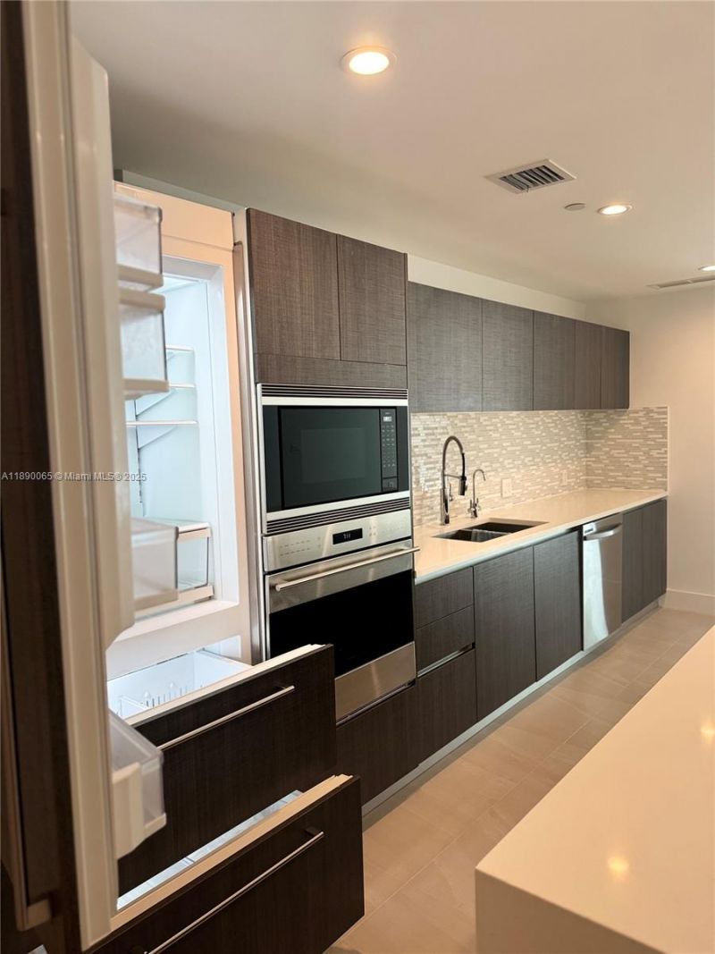 1150 102nd St, Unit 303, Bay Harbor Islands, FL 33154 Photo