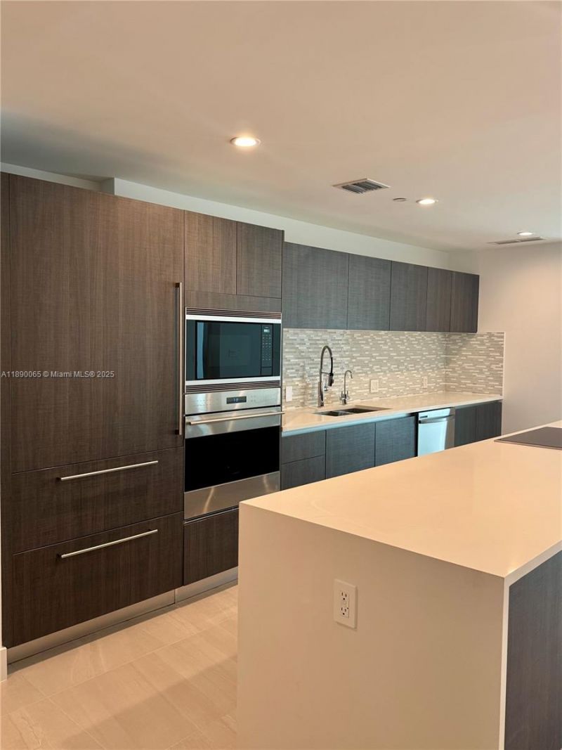 1150 102nd St, Unit 303, Bay Harbor Islands, FL 33154 Photo