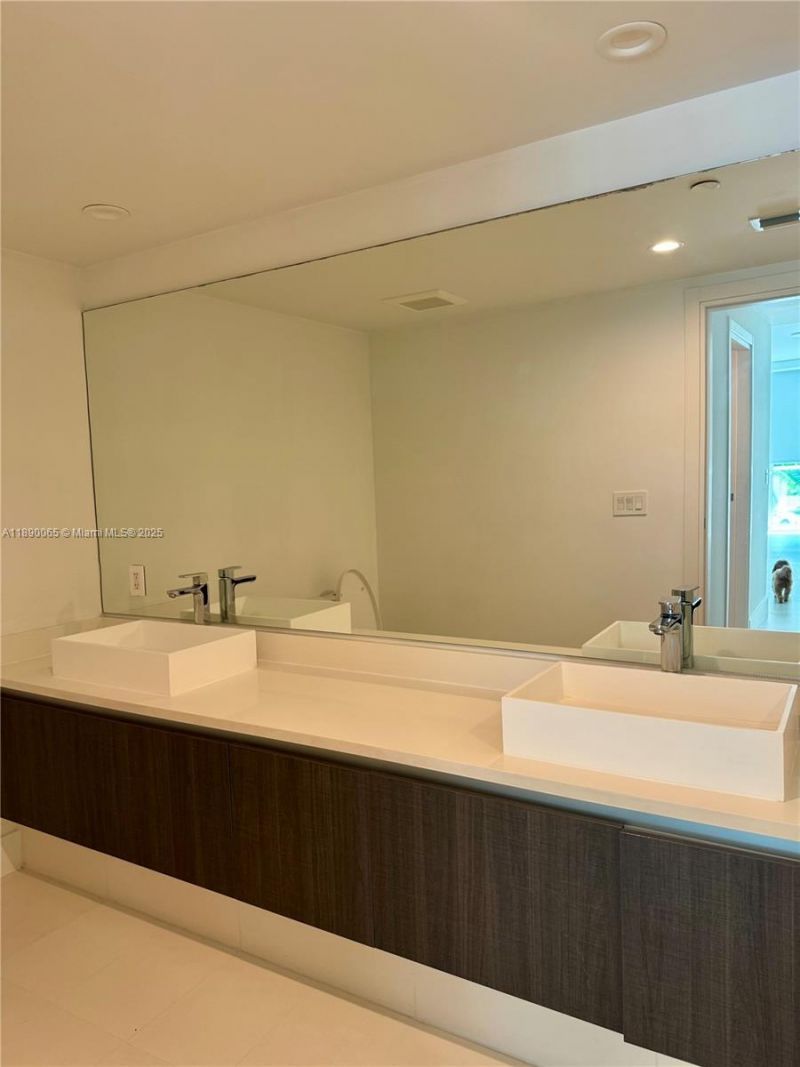 1150 102nd St, Unit 303, Bay Harbor Islands, FL 33154 Photo