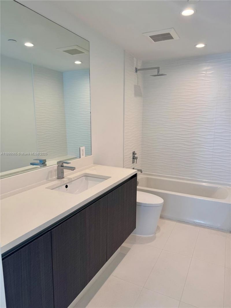 1150 102nd St, Unit 303, Bay Harbor Islands, FL 33154 Photo