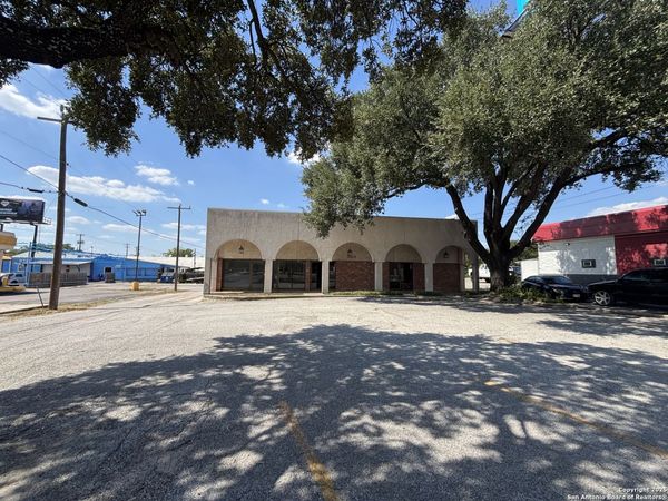 5917 San Pedro, San Antonio, TX 78212