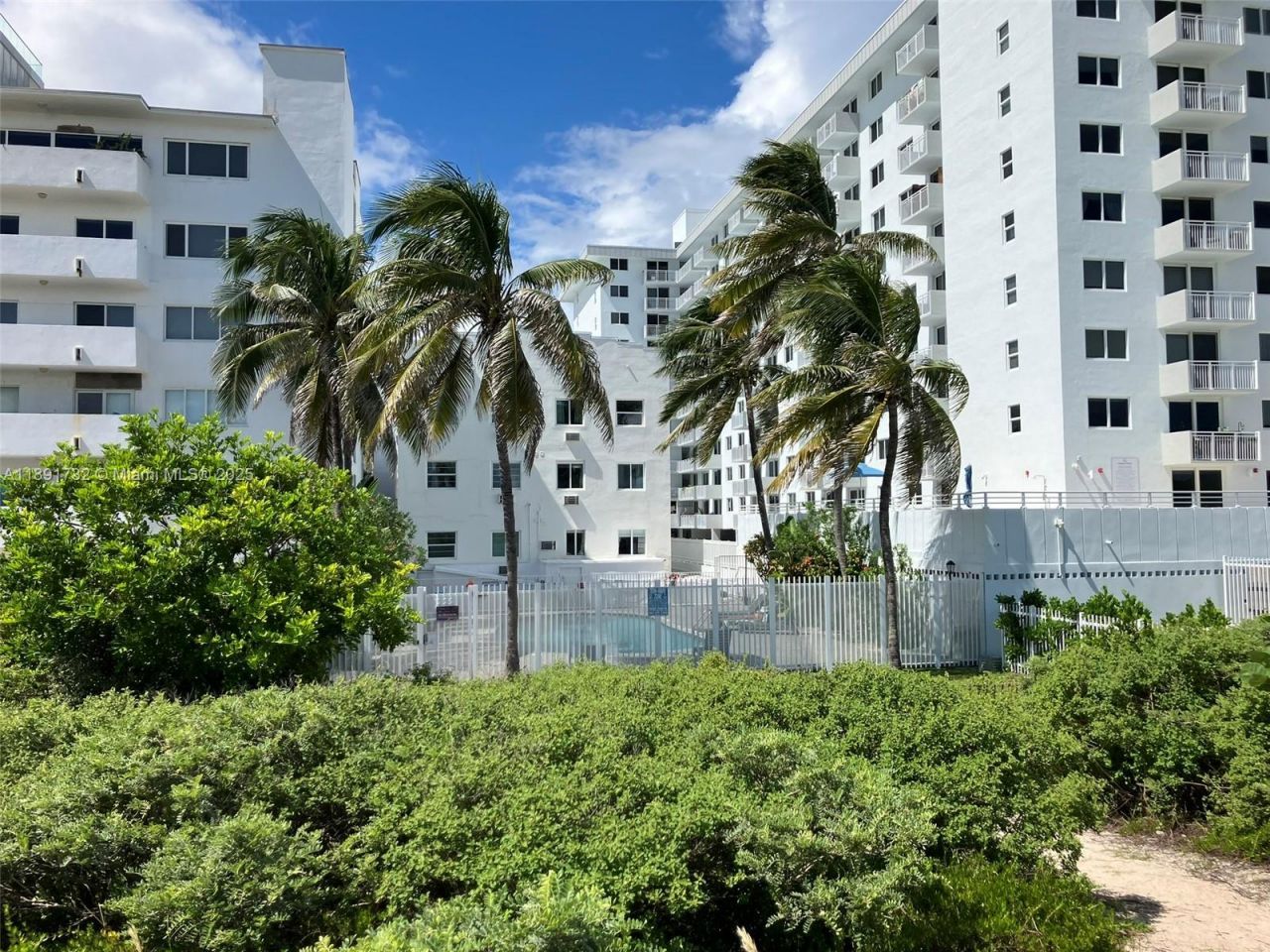 335 Ocean Dr, Unit 306, Miami Beach, FL 33139 Photo