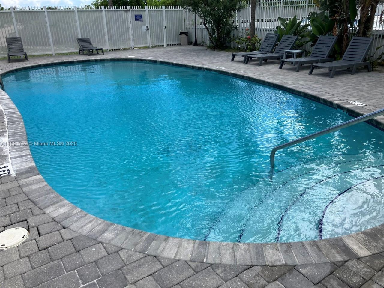 335 Ocean Dr, Unit 306, Miami Beach, FL 33139 Photo