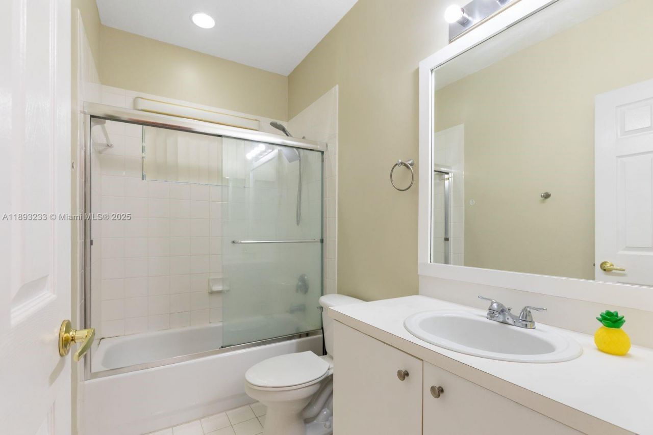 7557 NW 18th Dr, Pembroke Pines, FL 33024 Photo