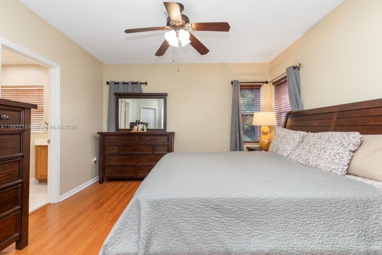 7557 NW 18th Dr, Pembroke Pines, FL 33024 Photo