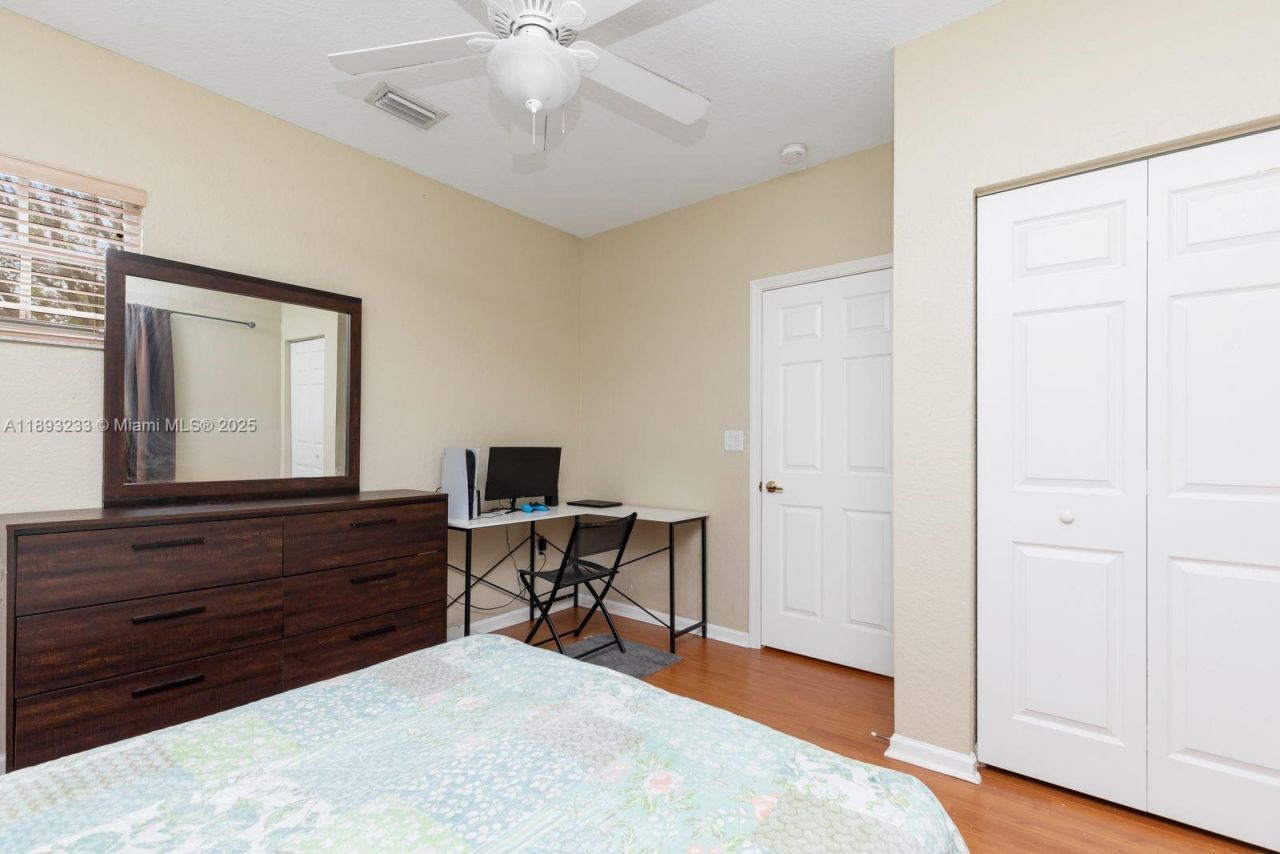 7557 NW 18th Dr, Pembroke Pines, FL 33024 Photo