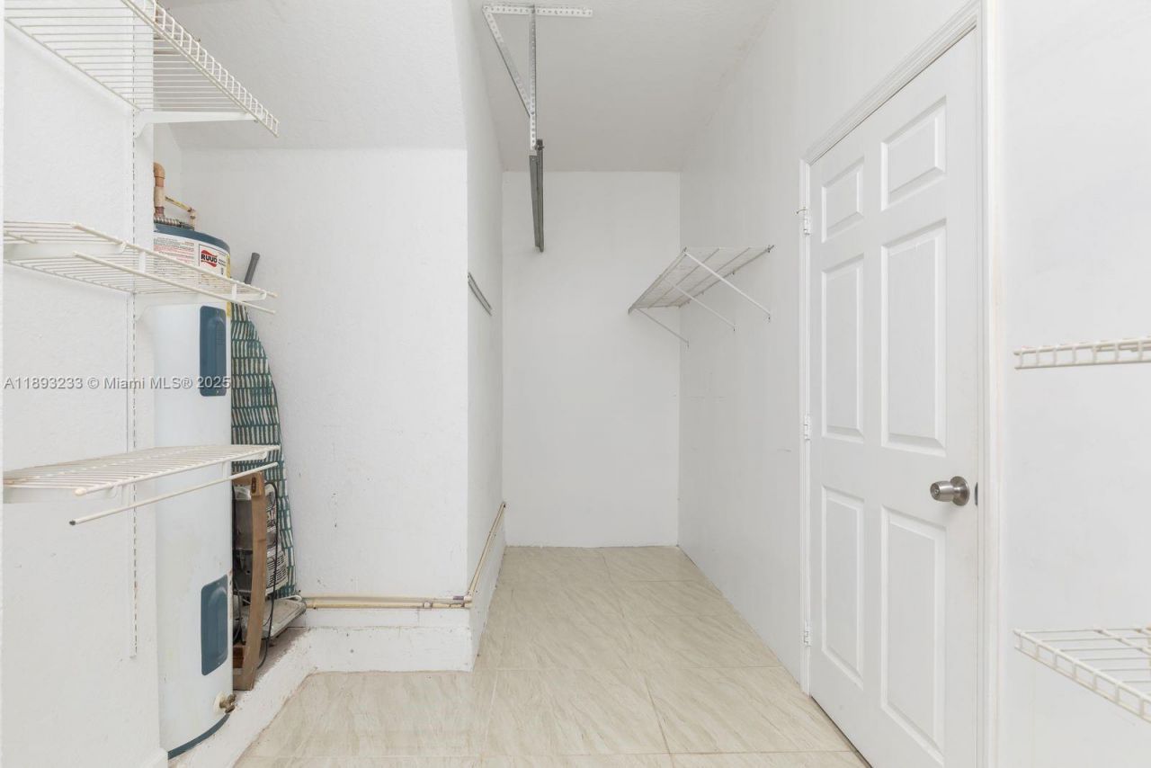 7557 NW 18th Dr, Pembroke Pines, FL 33024 Photo