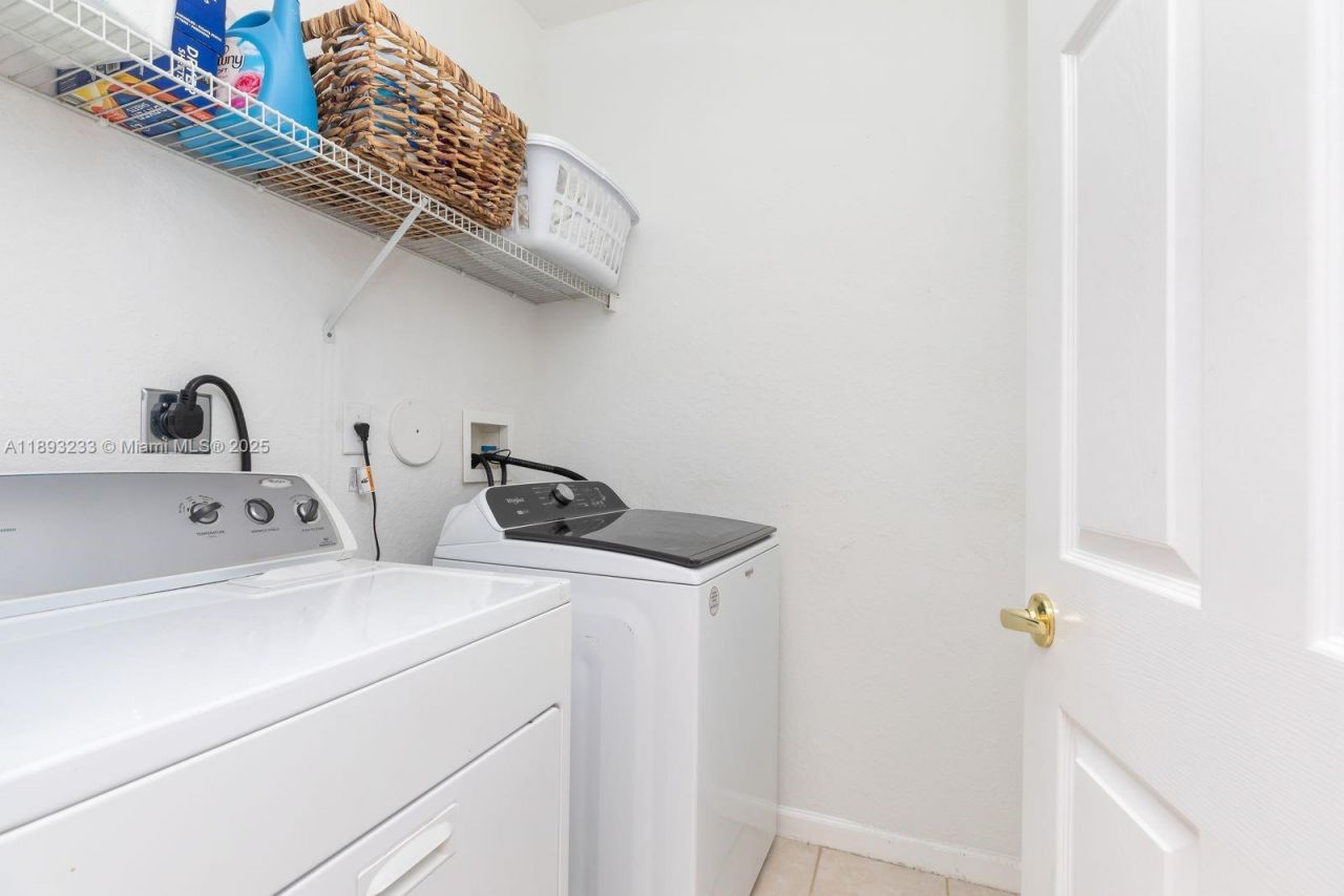 7557 NW 18th Dr, Pembroke Pines, FL 33024 Photo