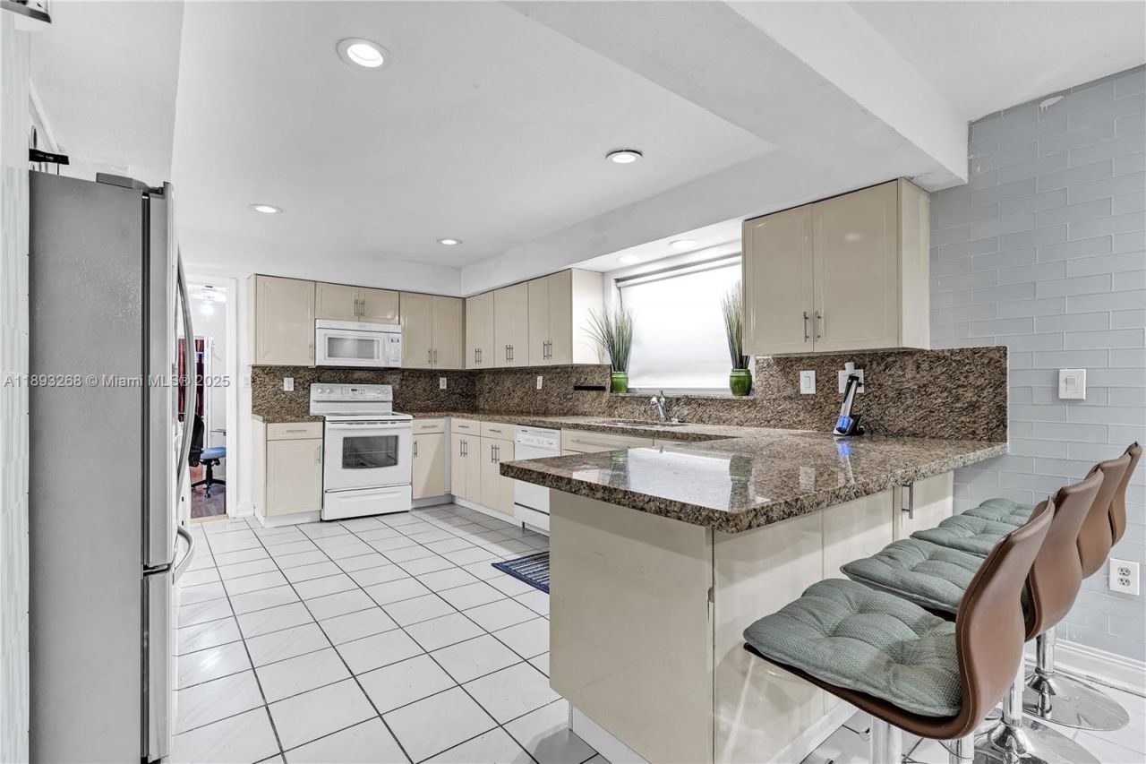 8909 SW 108th Cir Ct, Miami, FL 33176 Photo