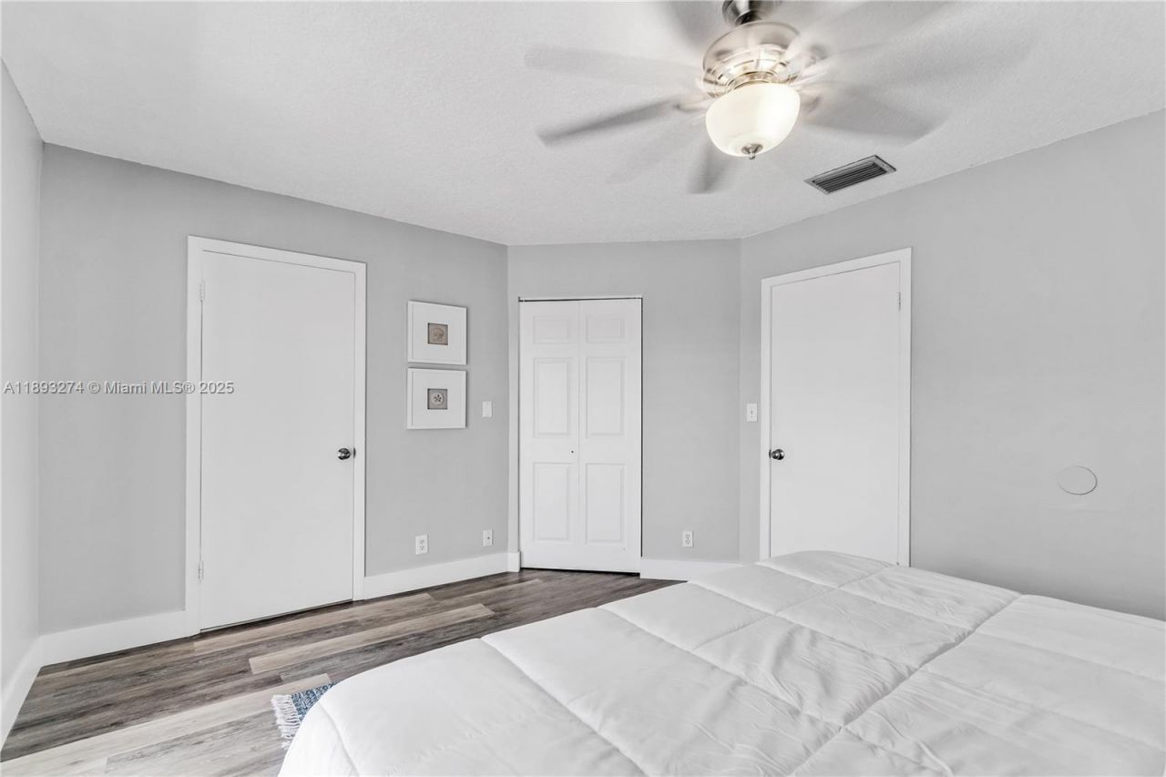 349 Virginia St, Hollywood, FL 33019 Photo