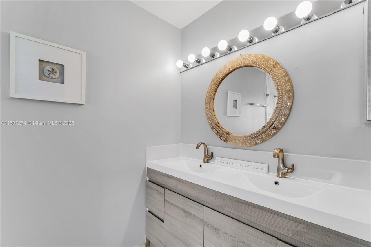 349 Virginia St, Hollywood, FL 33019 Photo