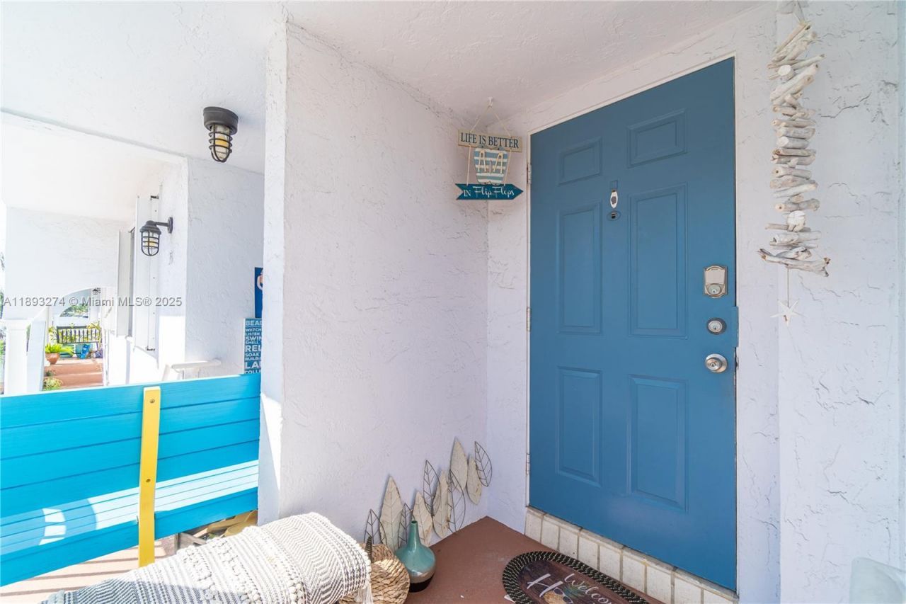 349 Virginia St, Hollywood, FL 33019 Photo