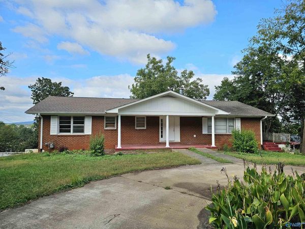 4001 S Crestview Circle, Huntsville, AL 35816